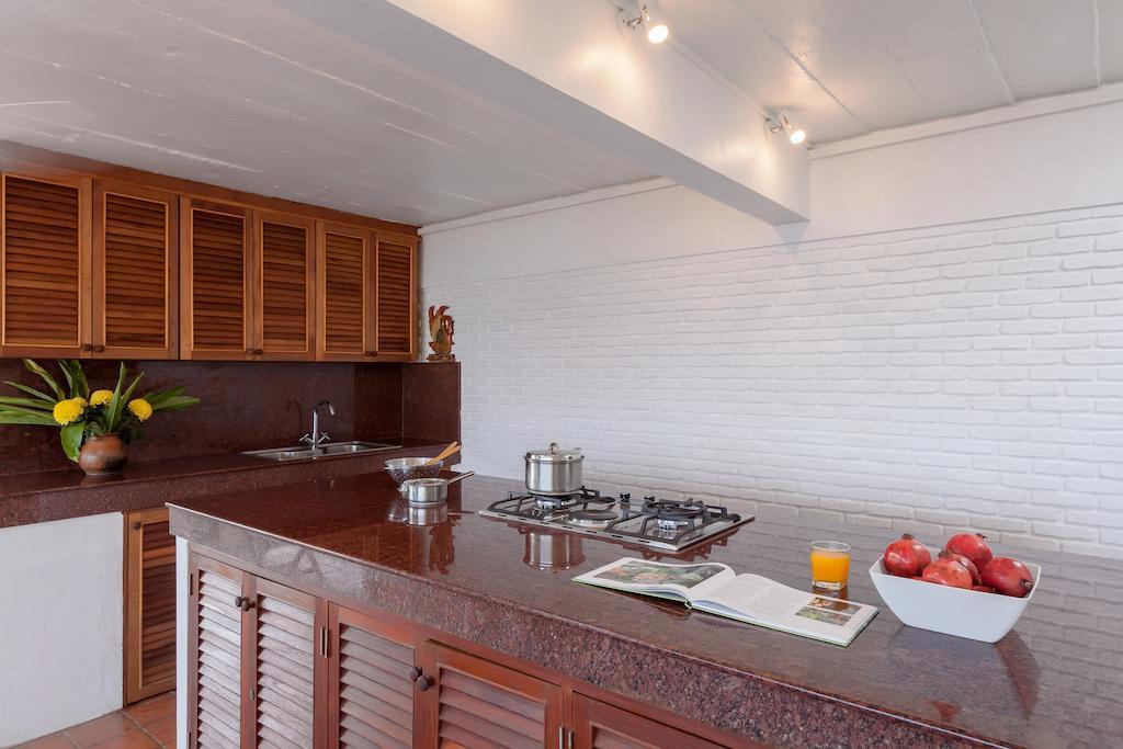 Baan Khunying - Secluded Phuket Beachfront Villa Rawai Room photo