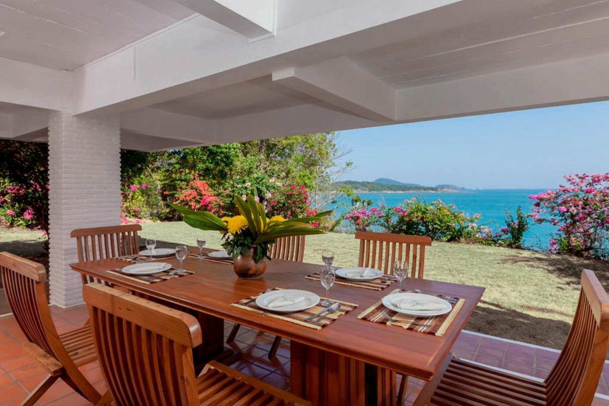 Baan Khunying - Secluded Phuket Beachfront Villa Rawai Exterior photo