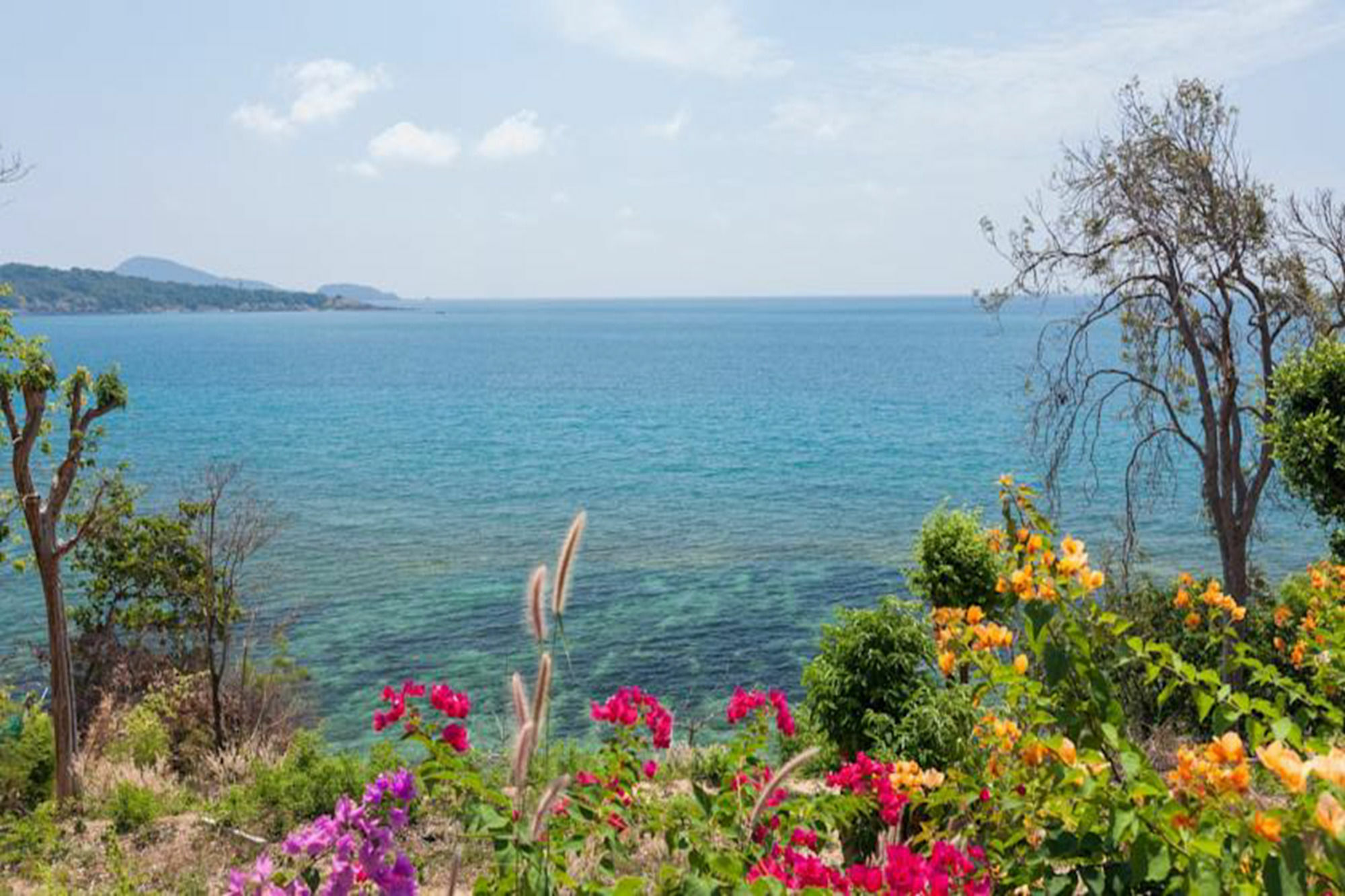 Baan Khunying - Secluded Phuket Beachfront Villa Rawai Exterior photo