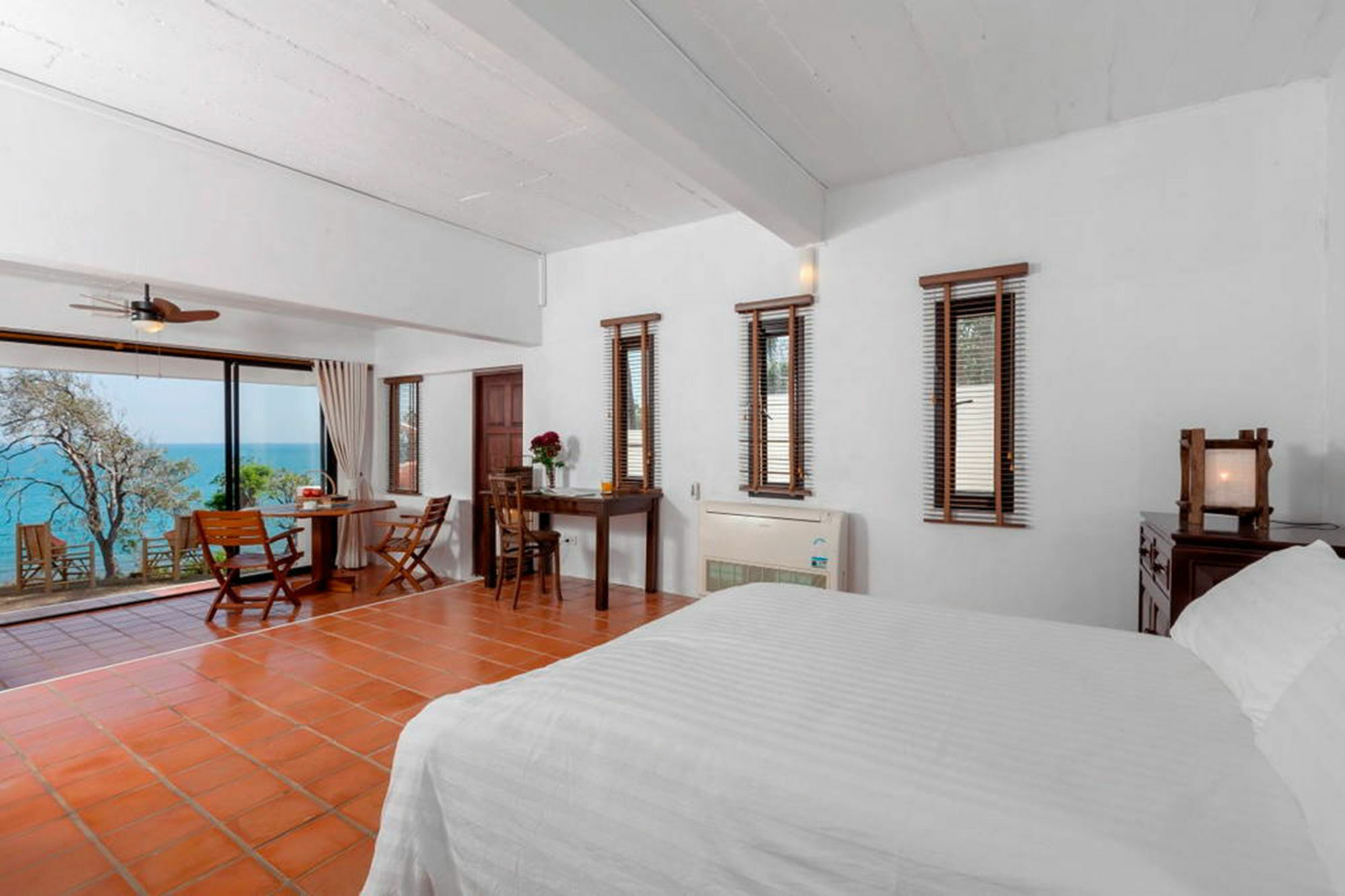 Baan Khunying - Secluded Phuket Beachfront Villa Rawai Exterior photo